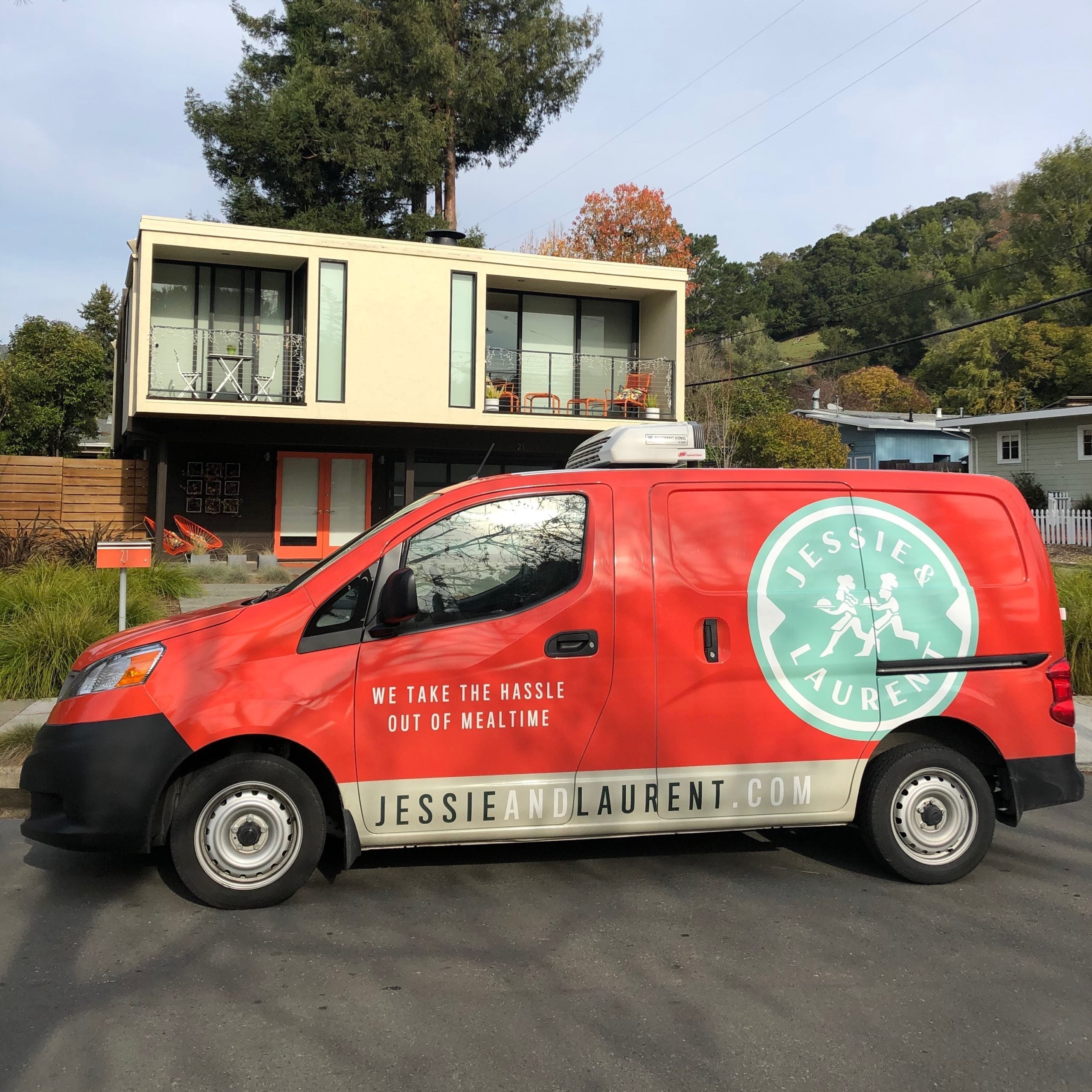 How Jessie & Laurent Goes Above & Beyond