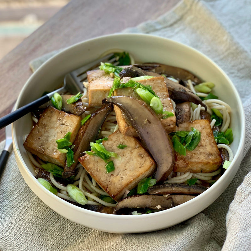 Japanese Buckwheat Noodles with Tofu, Portobello and Scallions