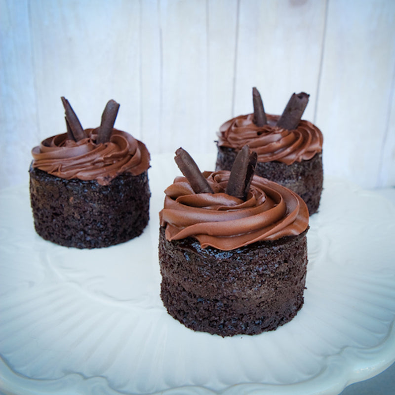 Petite Chocolate Magic Cakes